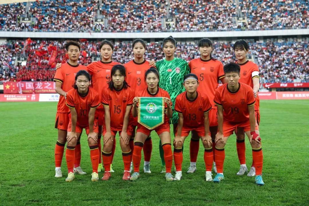 中国女足球员成功晋级国际足球赛半决赛