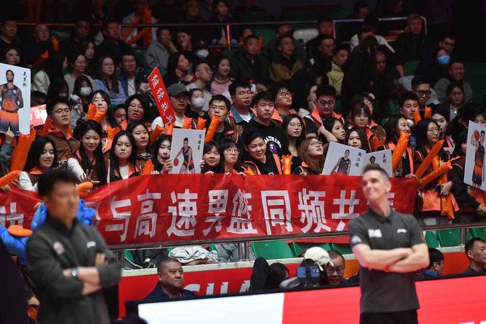 CBA联赛与文化艺术合作引发共鸣