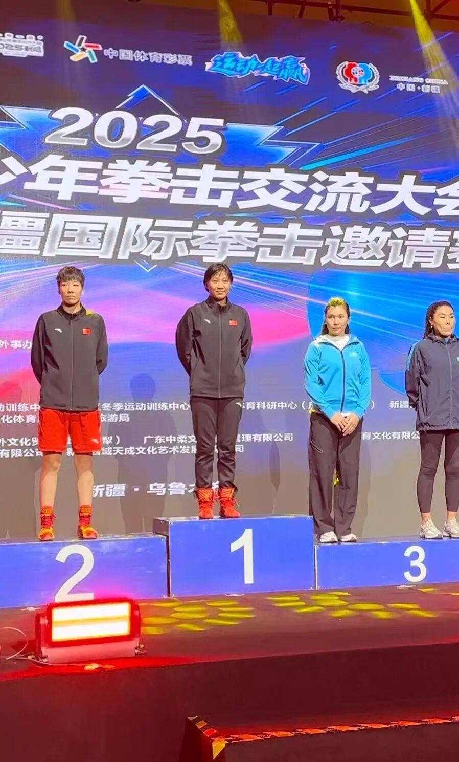 拳击选手展现出色表现,晋级决赛 拳击选手展现出色表现,晋级决赛