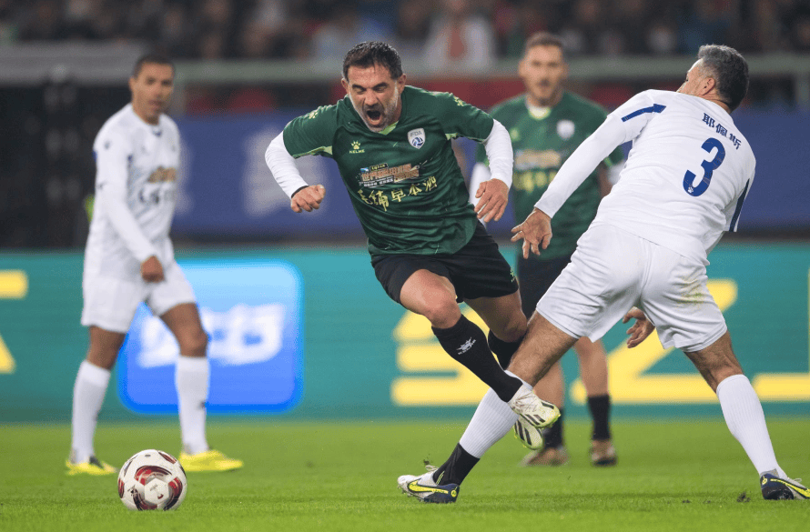 意甲豪门在比赛中展现出色的技术和实力 意甲豪门在比赛中展现出色的技术和实力