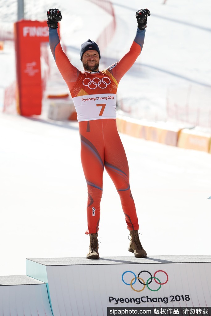 挪威选手夺得滑雪金牌，表现神勇