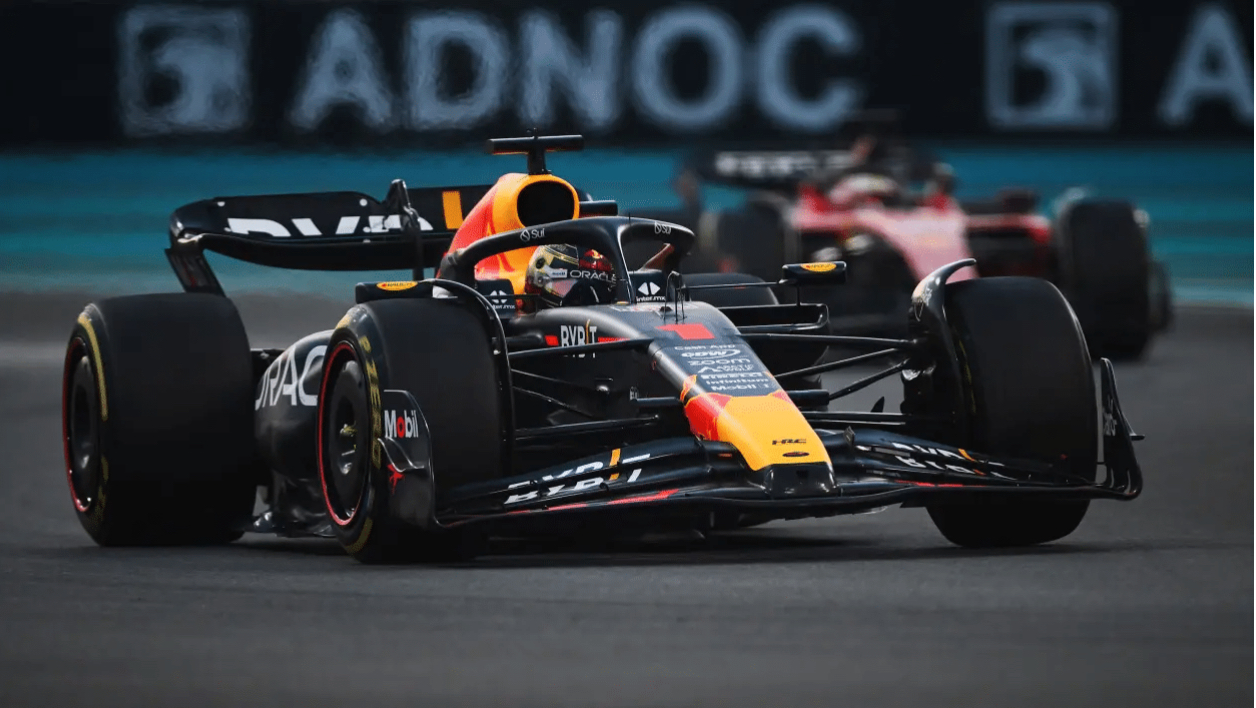 红牛二队力克红牛车队，汉密尔顿高光表现的简单介绍